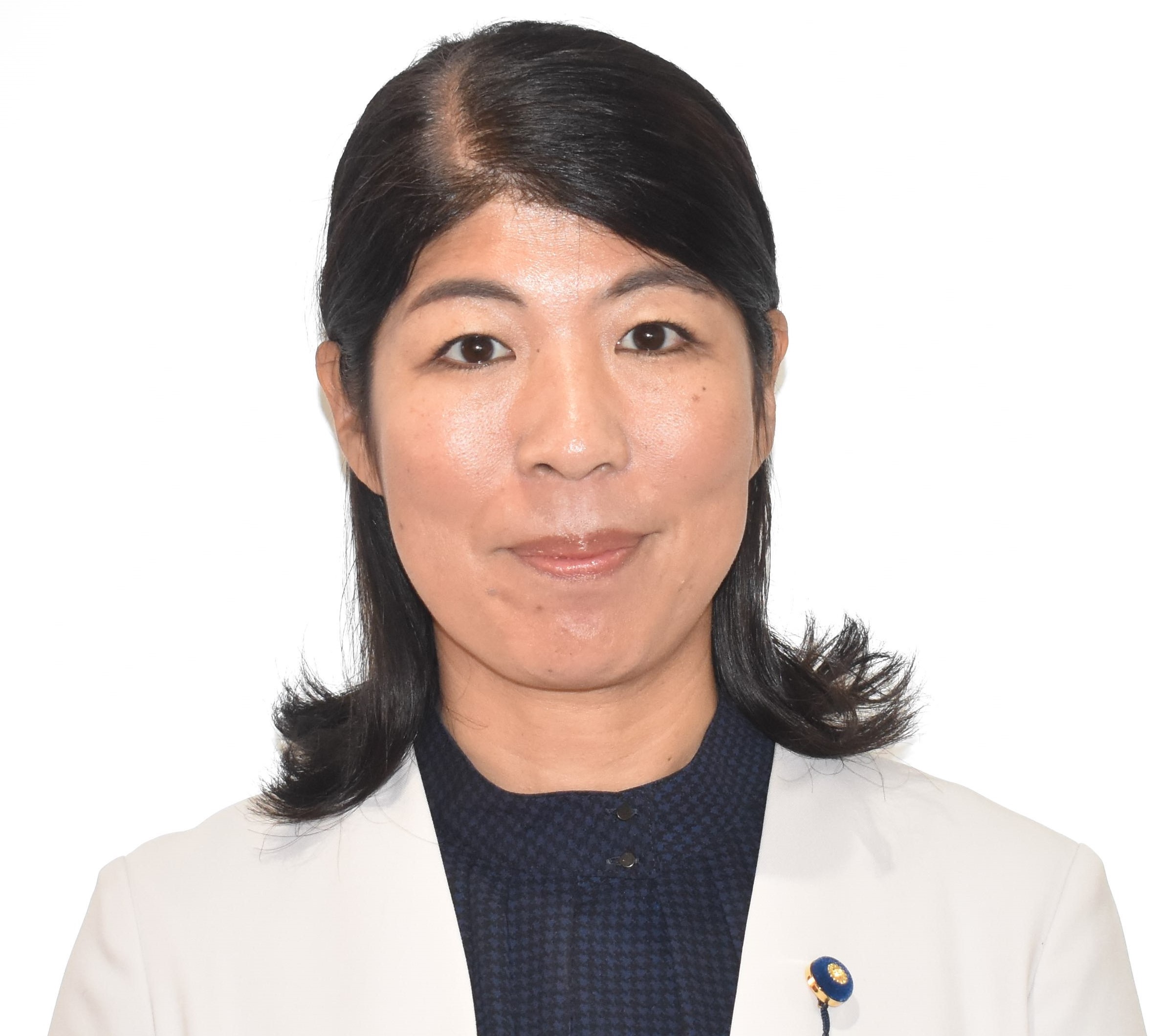 藤 田 千 穂